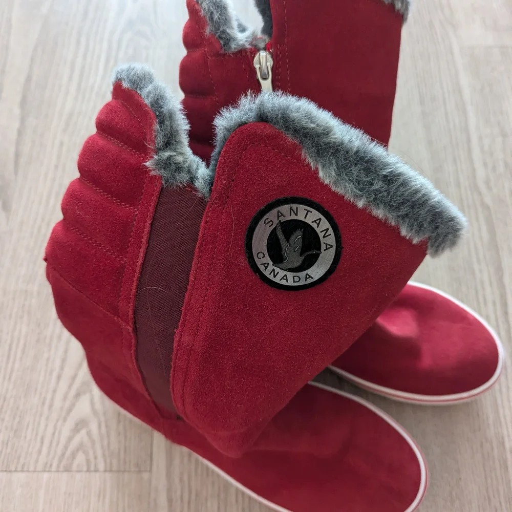 Santana Canada Red Suede Boots with Faux Fur Trim - Picture 3 of 5